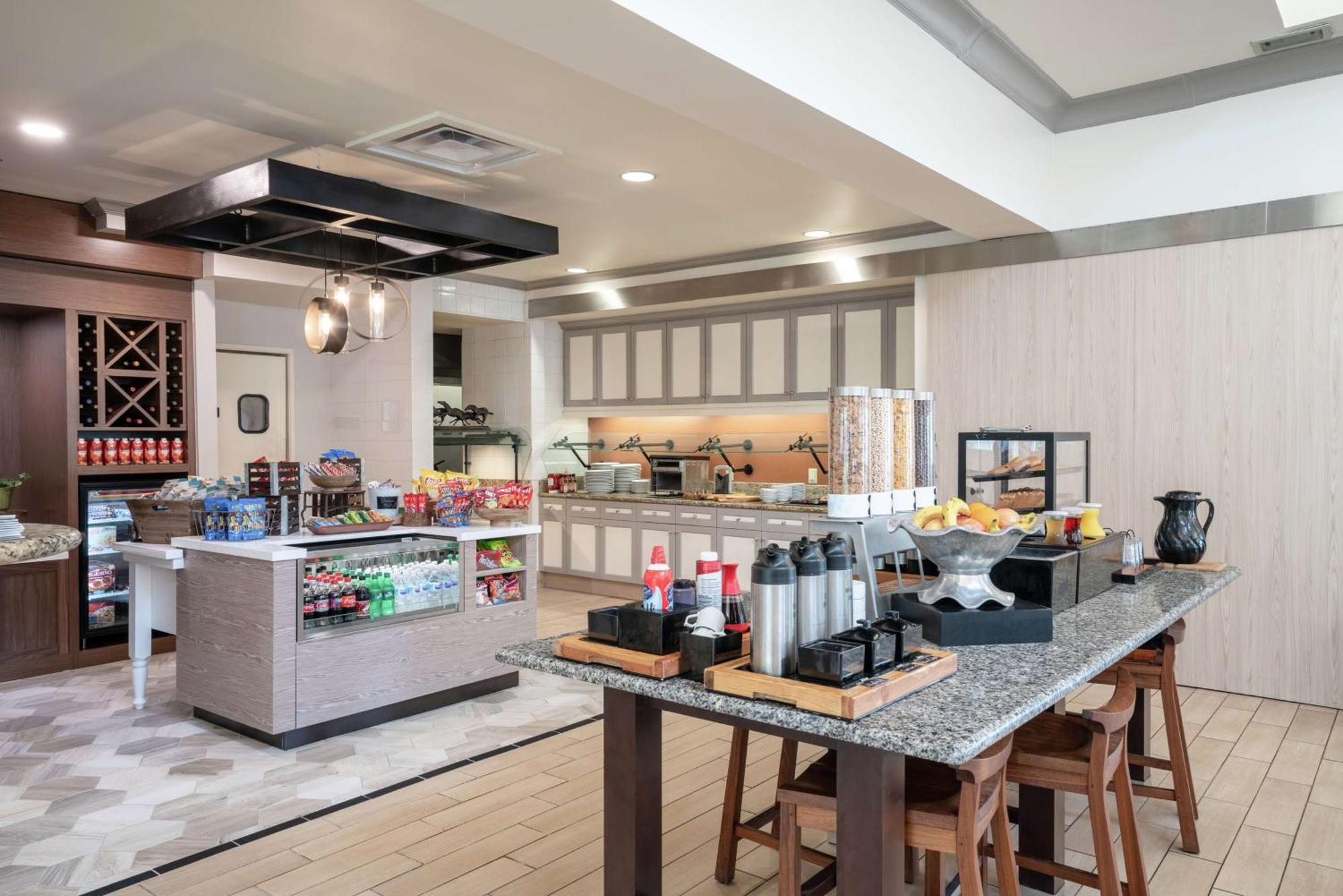 Hilton Garden Inn Louisville East Kültér fotó